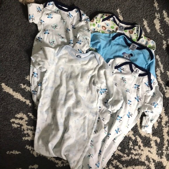 Lot of 5 Gerber Months Sleepers - Picture 2 of 4